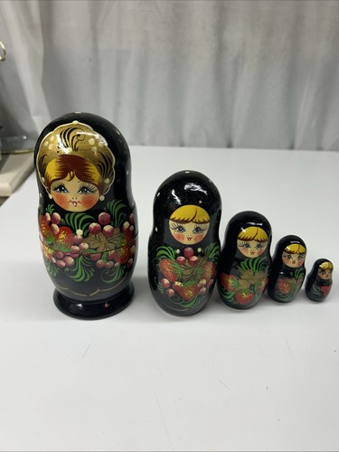 Russian matryoshka nesting - matryoshka,