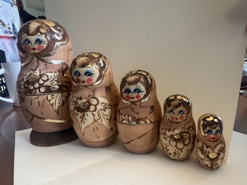 Russian matryoshka nesting - russian,